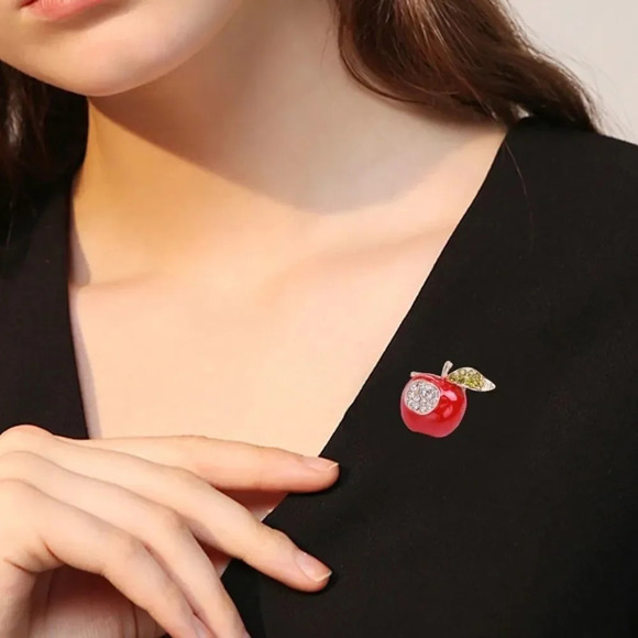 VQ Apple Brooch - Picture 2 of 8